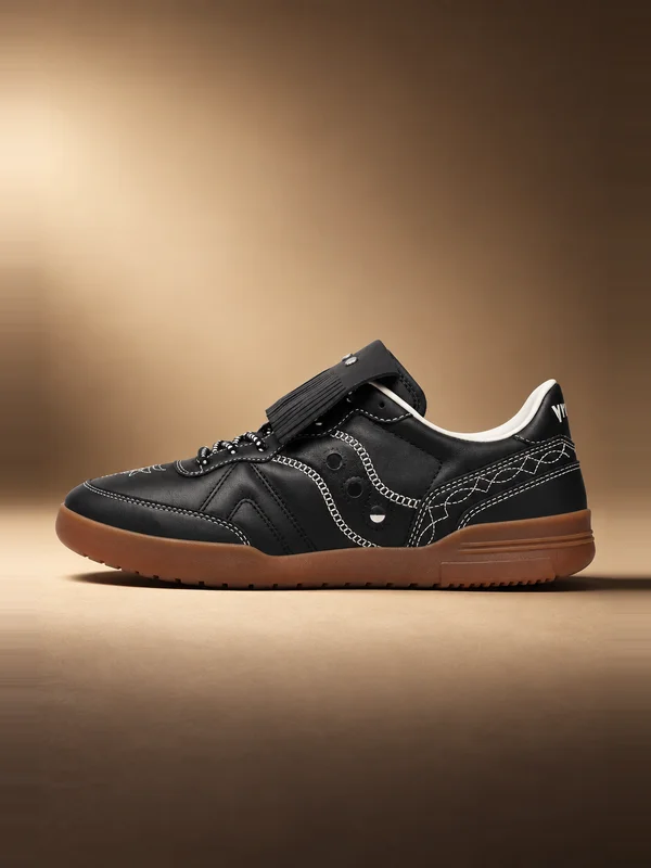 Saucony 586i Space Cowboy Black | Gum